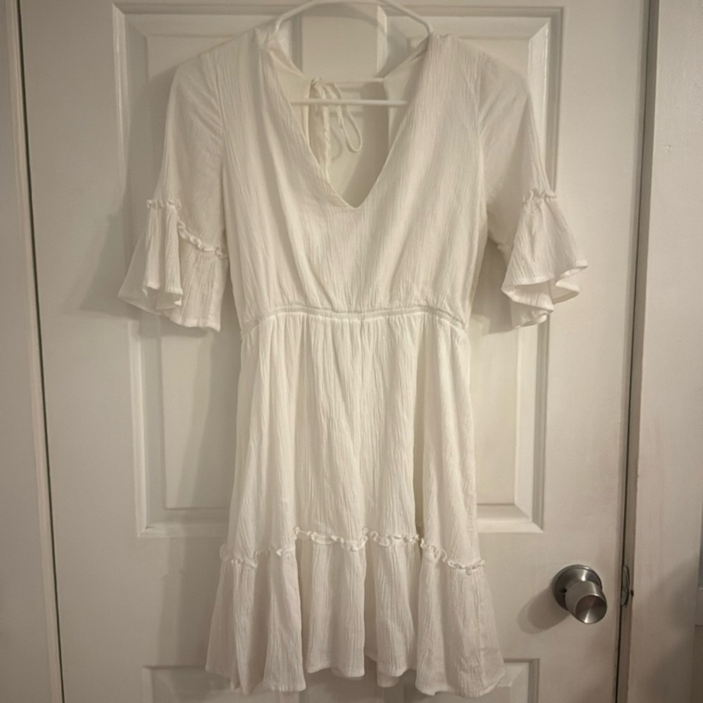 Lulus medium white summer dress. Super lightweight and cute, in great condition
